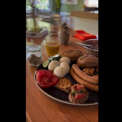 Brunch Buffet: Sonntags von 10:30-12:00Uhr Mittagessen ab 12:30Uhr