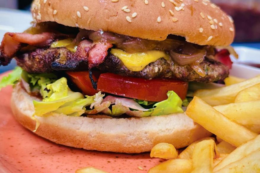 Gute Laune lebt hier Glücklich Ihnen zu dienen Gute Laune lebt hier Glücklich Ihnen zu dienen