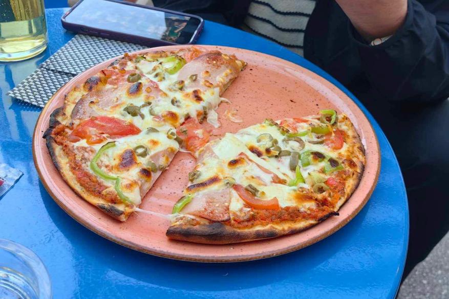 Pizza gerade gelandet!! Pizza gerade gelandet!!